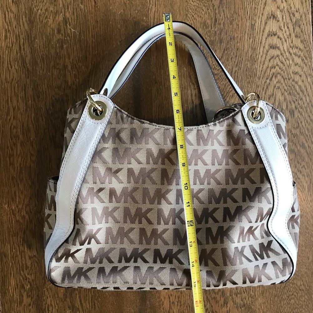 Michael Kors Ludlow Signature Handbag EUC - Picture 4 of 14